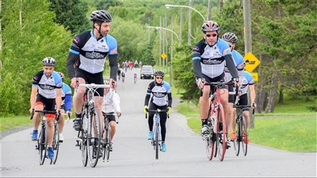 Un partage de la route difficile entre cyclistes et automobilistes dans Vaudreuil-Dorion