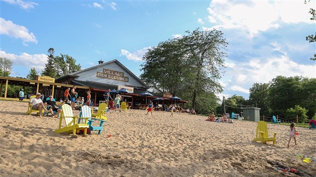 De l'hébergement insolite au Village des Écluses