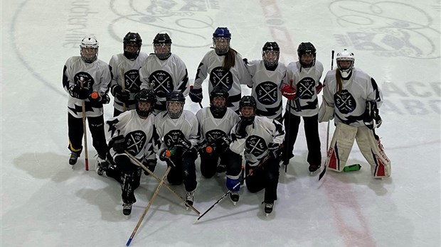 Un premier tournoi pour les joueuses de ringuette du Chêne-Bleu