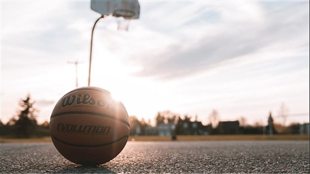Un terrain de basketball aménagé au parc Desforges de Coteau-du-Lac? 