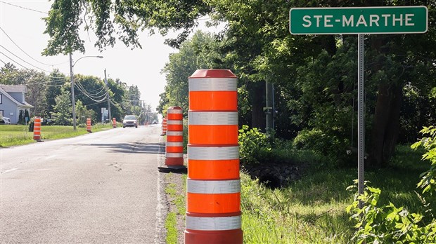 Début des travaux d'asphaltage à Sainte-Marthe