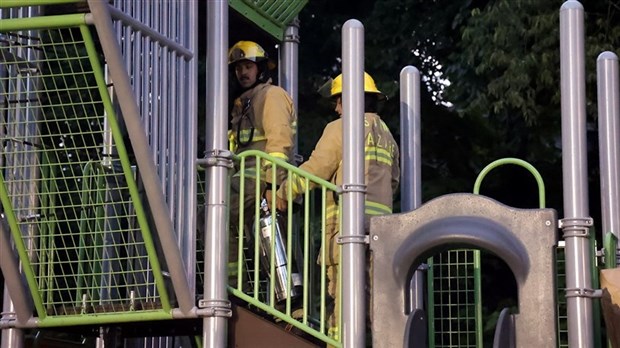 Arsonist sets park slide ablaze in Bedard Park