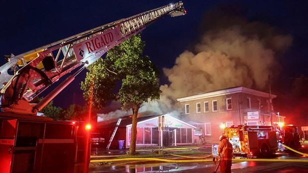 Incendie à Rigaud: une forte odeur de fumée a extirpé une citoyenne du lit vers 2h40 