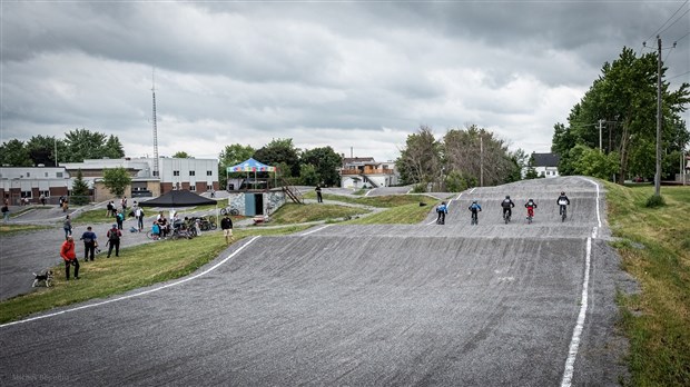 La piste de BMX est accessible à Sainte-Martine 