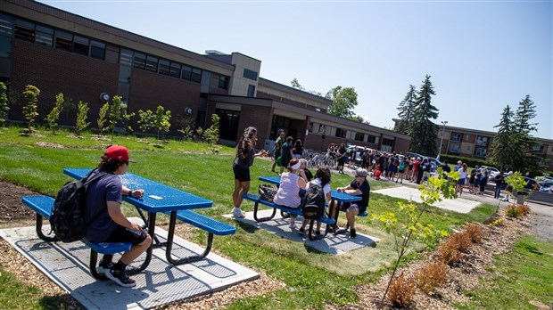 Une nouvelle aire de détente aménagée à l'école secondaire de la Cité-des-Jeunes  