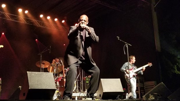 Bluesman Brian Tyler and his band at Rythmes d'été