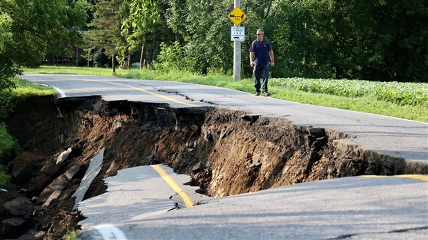 Affaissement et fermeture d'une portion de la rue Lippé à Les Coteaux 