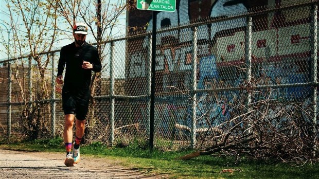 An ultramarathon runner in the monarch butterfly's defense visits Vaudreuil-Dorion