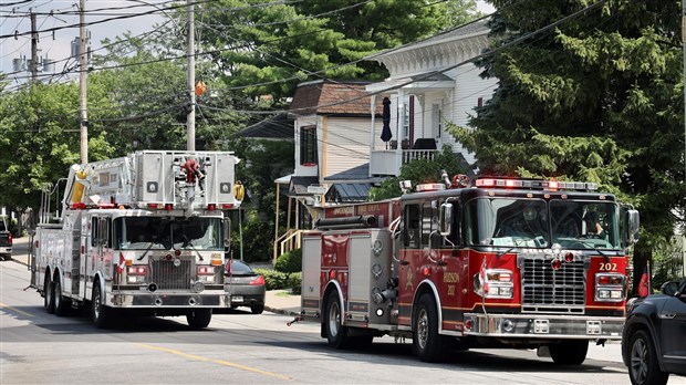 Intervention des pompiers de Hudson sur la rue Cameron