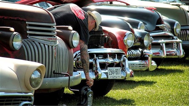 Dozens of antique cars on display in Rigaud this Saturday  