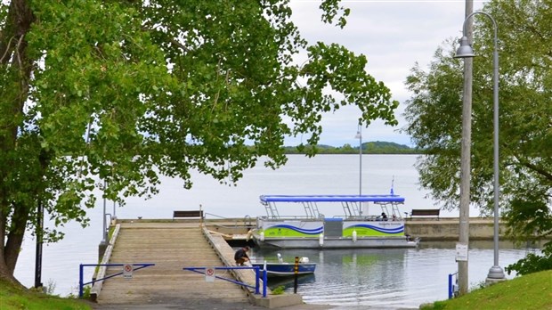 Learn more about Les Cèdres aboard its electric river shuttle   