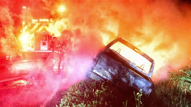 A stolen pick up is set on fire in Saint-Polycarpe  