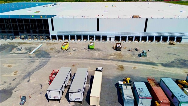 Aerial drone pics of the new Walmart distribution centre in Vaudreuil-Dorion