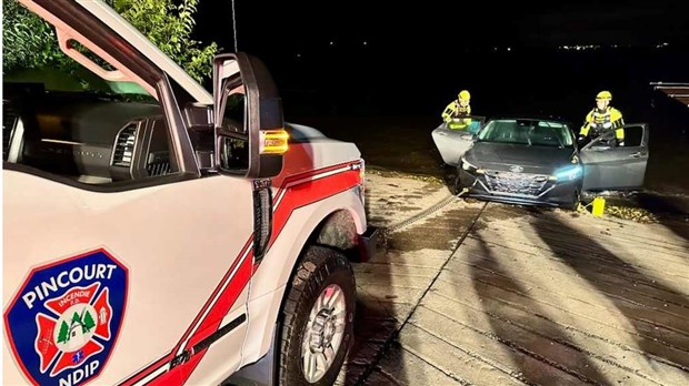 Intervention nocturne des pompiers de Pincourt\NDIP au parc D'Ambrosio 