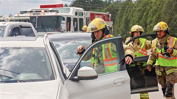 Collision at Cité-des-Jeunes/Montée Labossière intersection, Saint-Lazare 