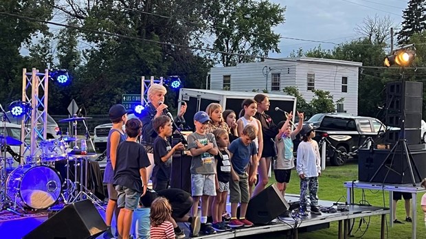 Youth Mural unveiled in Pointe-des-Cascades
