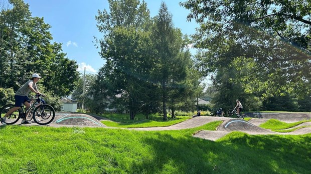 Inauguration de l'infrastructure sportive Plaza P-Town pour les jeunes