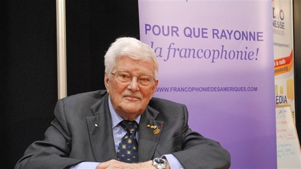 Should the Île-aux-Tourtes bridge be renamed in honor of Paul Gérin-Lajoie?   