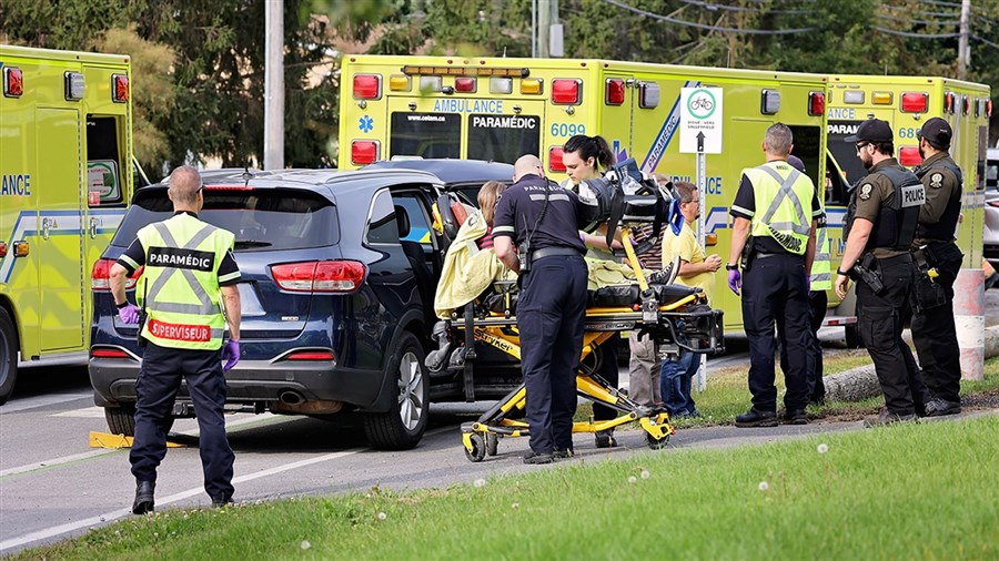 Collision entre deux voitures sur le chemin du Fleuve 