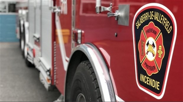 Des chandelles pourraient être responsables d'un incendie à Salaberry-de-Valleyfield 