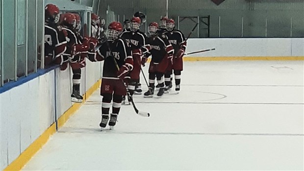 Pionniers U15 lose to Collège Charles-Lemoyne