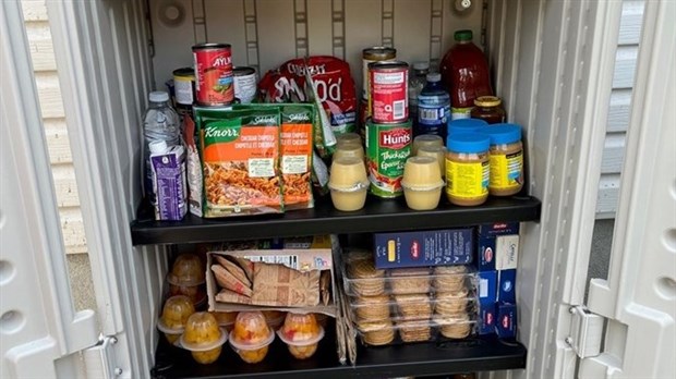 New self-service pantry in front of L'Actuel   