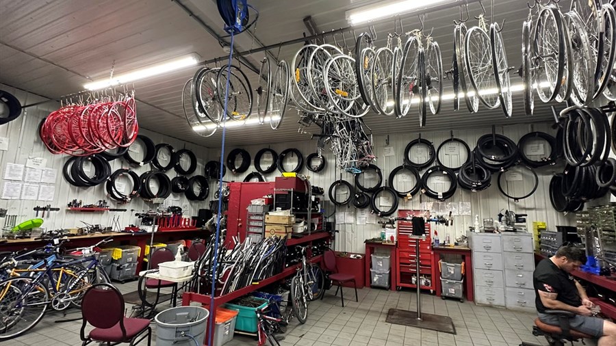 Le Zèbre Rouge: a passion for mutual aid and bicycles