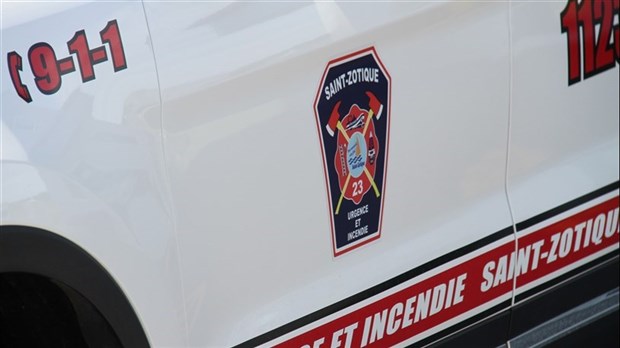 Incendie majeur en cours à Saint-Zotique 