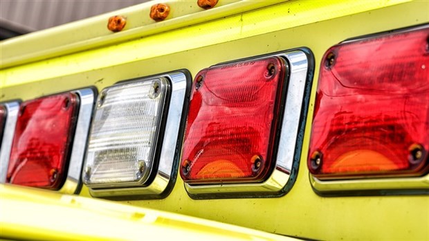 Un petit autobus d'EXO impliqué dans une sortie de route sur l'autoroute 