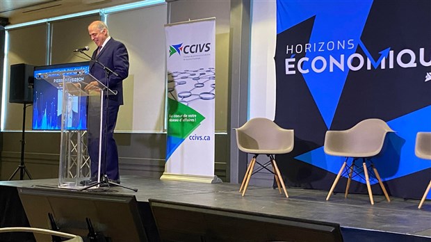 Pierre Fitzgibbon discusses the economy with local entrepreneurs