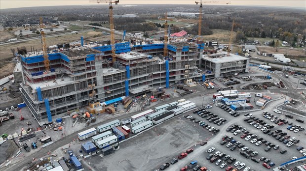 The exterior of Block A of the future Hôpital de Vaudreuil-Soulanges is complete