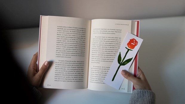 Create a bookmark at Marie-Uguay Public Library