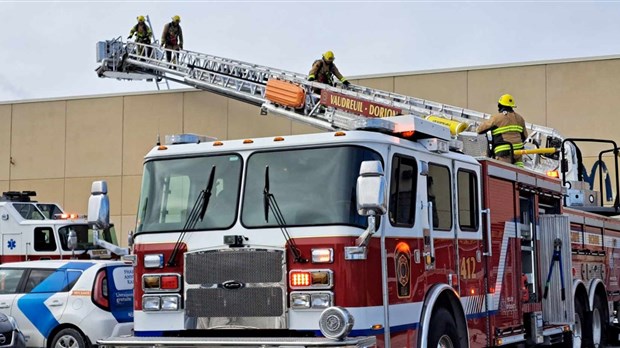 Un incendie au Walmart de Vaudreuil-Dorion mobilise une trentaine de pompiers 