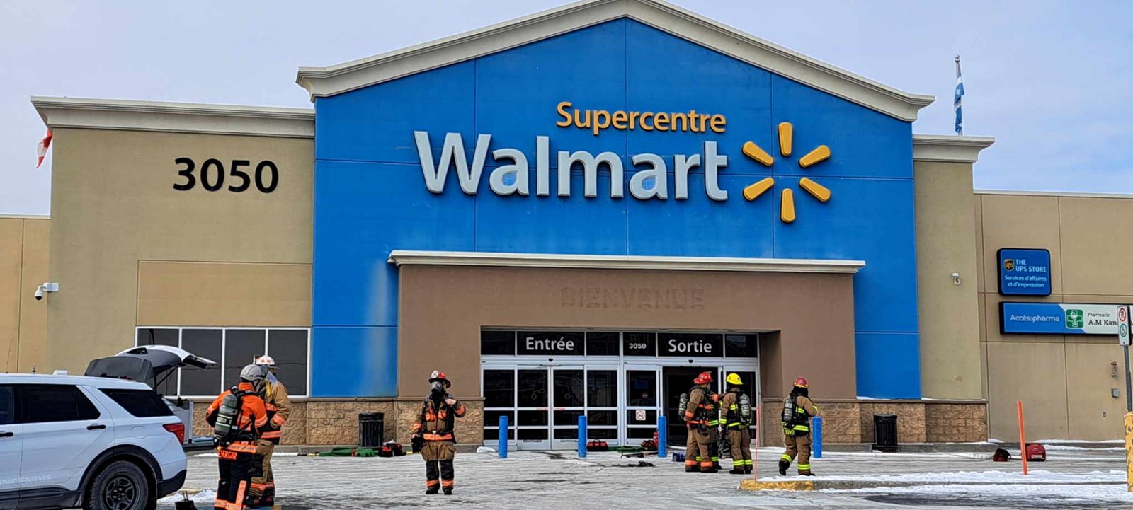 Fire at Walmart in VaudreuilDorion mobilizes some 30 firefighters