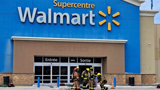 Incendie: Le Walmart de Vaudreuil-Dorion demeure fermé 