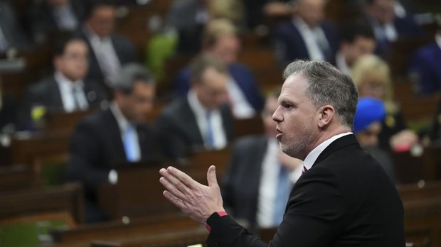 Assurance-médicaments: Ottawa ne s'engage pas à un droit de retrait pour le Québec