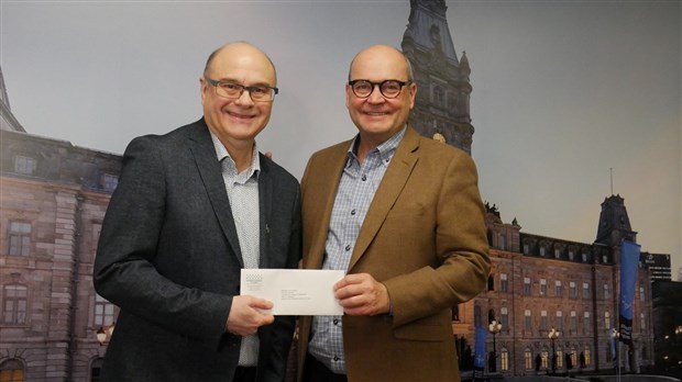 Claude Reid offre son soutien à la Fondation du Cégep de Valleyfield 