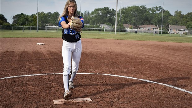Léa Chevrier to join the Miami University Club Softball Redhawks   