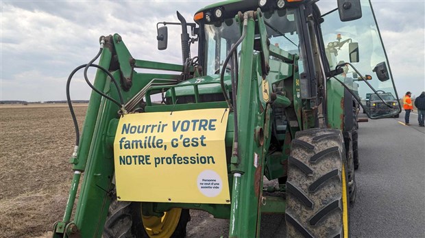 Des agriculteurs de la région manifestent  