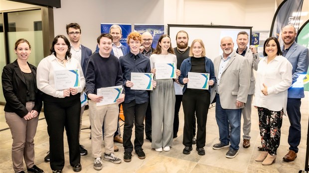 Une première remise de bourses au Centre d'étude de Vaudreuil-Dorion