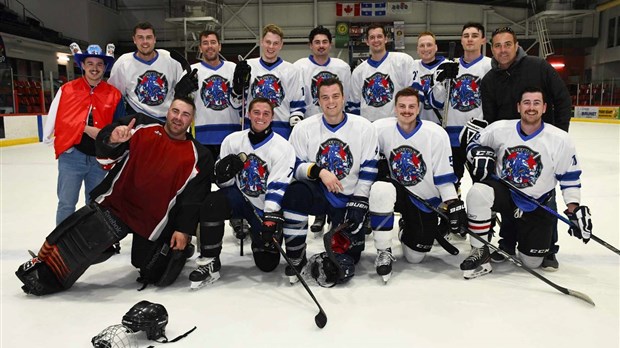 Retour en images sur le tournoi de hockey de La Fondation des pompiers 