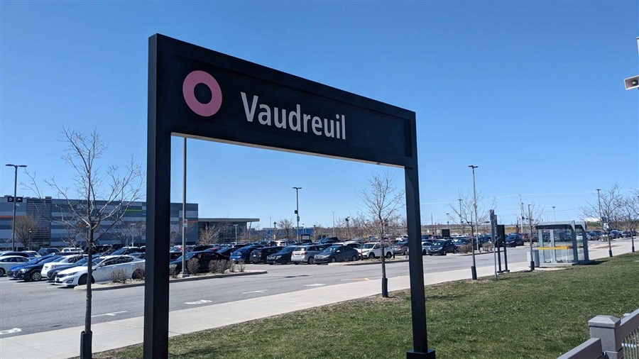 Addition of 300 parking spaces near the Vaudreuil train station  