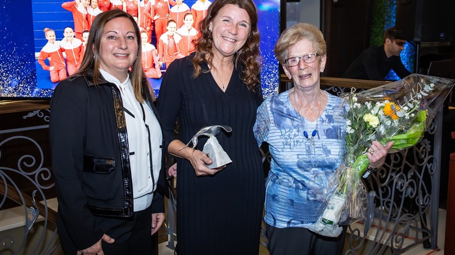 Manon Gagnon receives the Hubert-Leduc award  