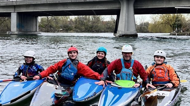 Cinq kayakistes de Vaudreuil-Soulanges en action ce dimanche 