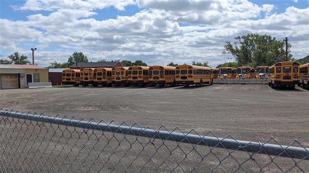 Marilyne Picard annonce 200 000 $ pour électrifier le transport scolaire de Soulanges