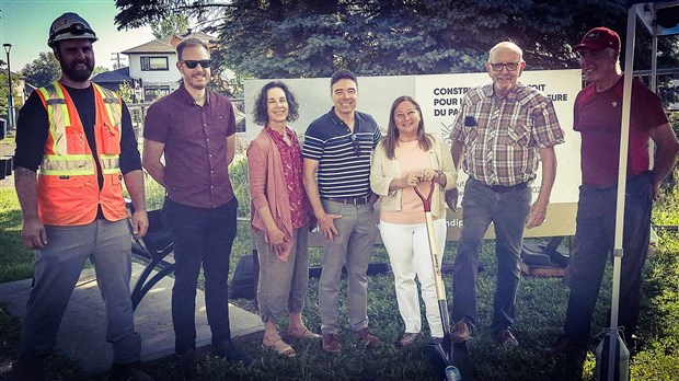 Un toit pour la glace réfrigérée de Notre-Dame-de-l'Île-Perrot