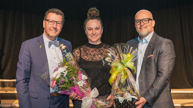 Une enseignante du Cégep de Valleyfield reçoit une mention d'honneur 
