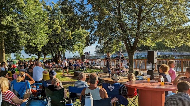 Cinéma en plein air et concerts extérieurs offerts gratuitement à Les Coteaux 