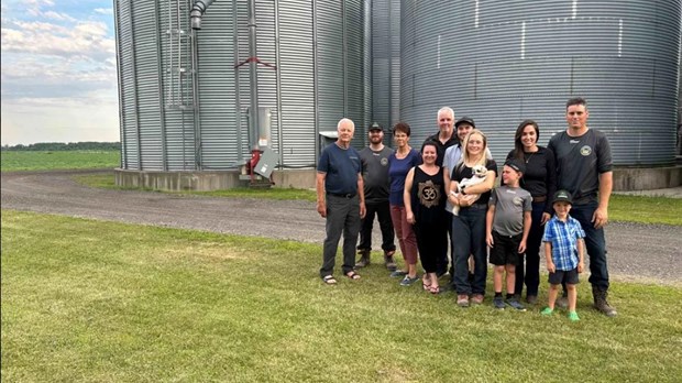 Portes ouvertes Mangeons local 2024: une ferme des Cèdres y prendra part 