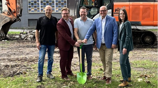 Une première pelletée de terre pour officialiser l'agrandissement du Cégep de Valleyfield 